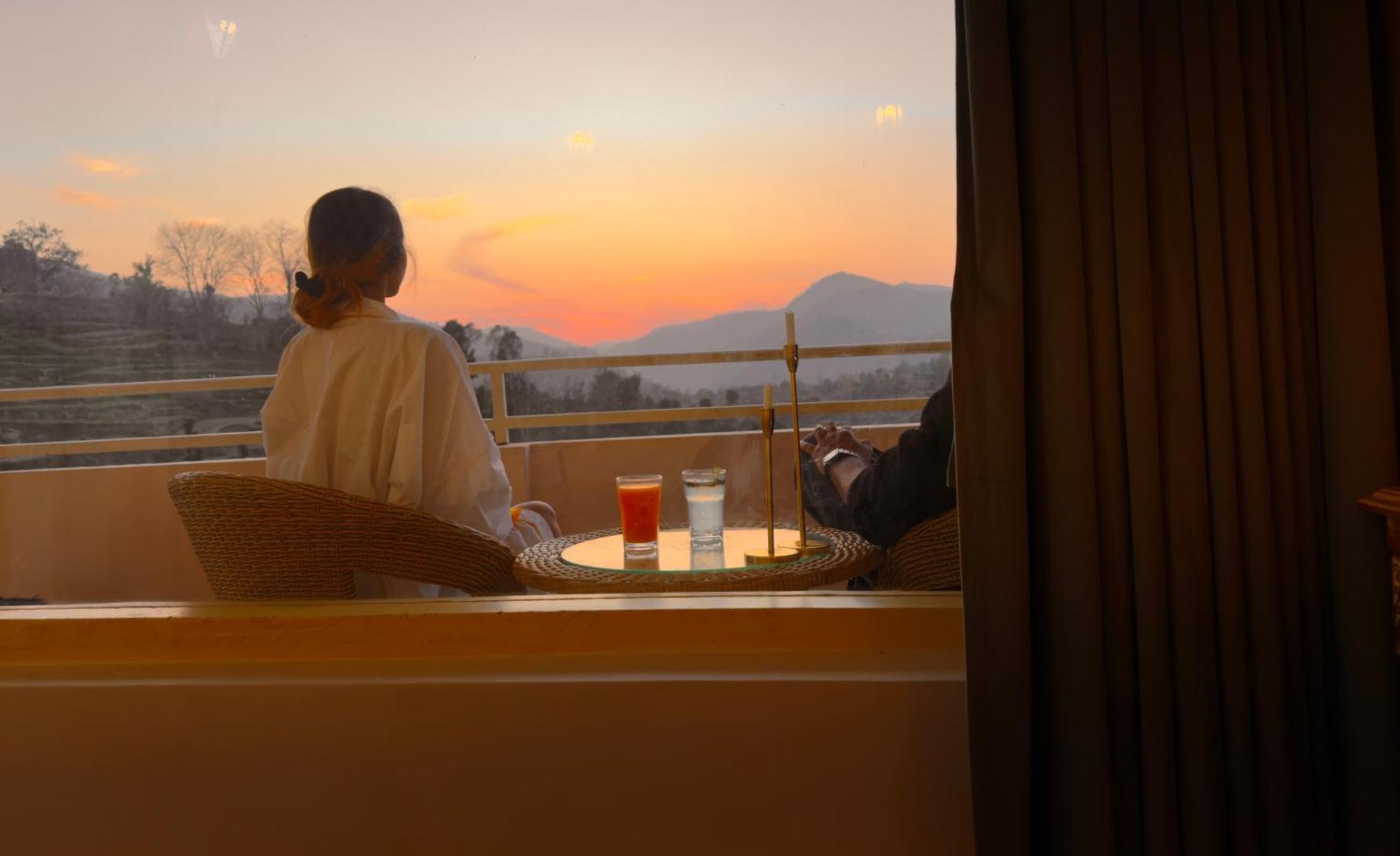 Nazaara -Thhpsociety - Mukteshwar - Witness The View From Your Bed Exterior photo